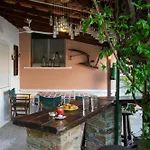 Villa Traditional