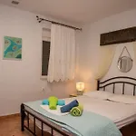 Traditional Néa Péramos