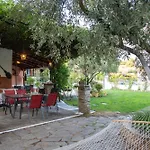 Traditional Néa Péramos