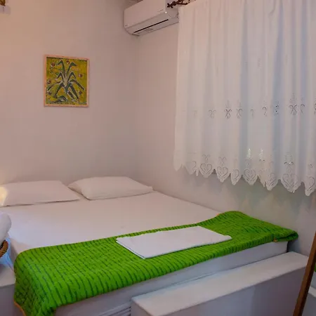 Traditional Néa Péramos